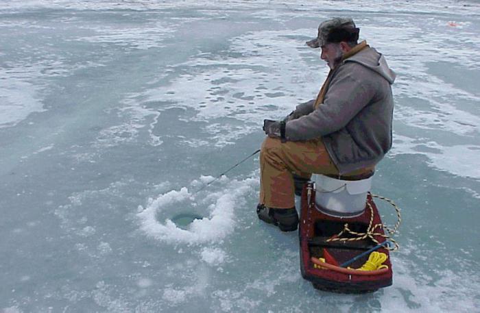 Zimska ribarnica na rdeči Oskol