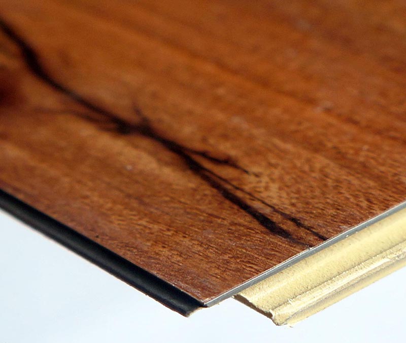 dřevěno-polymerní kompozitní dveře