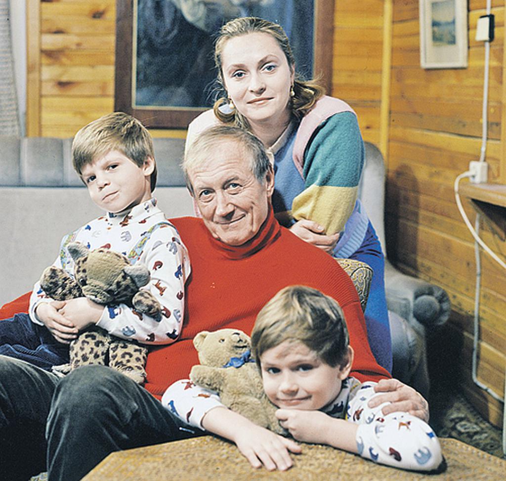Yevtushenko z družino