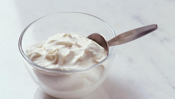 recept na domácí jogurt v jogurtu
