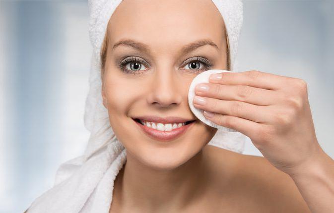 specchi per le revisioni di dermatologi dell'acne